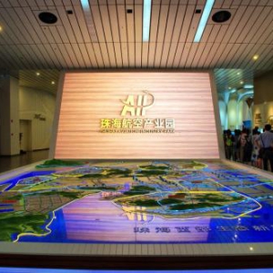 珠海航空產業園·十年展翼 謝巖：讓“純國產”飛行模擬器影響一代航空人 ...