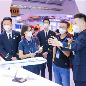 飛行模擬器成“爆款”！國航亮相2022中國國際旅游交易會