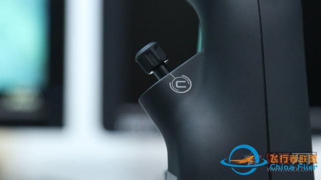 想開飛機嗎？羅技這款飛行模擬搖桿讓你在家就當飛行員-4449