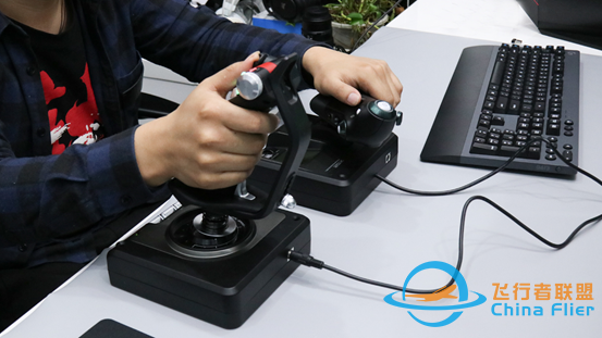 羅技 G X52/X52 PRO/X56 模擬飛行搖桿評測：克敵機先-3412