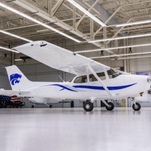 德事隆航空成功向堪薩斯州立大學航空學院交付賽斯納172機隊