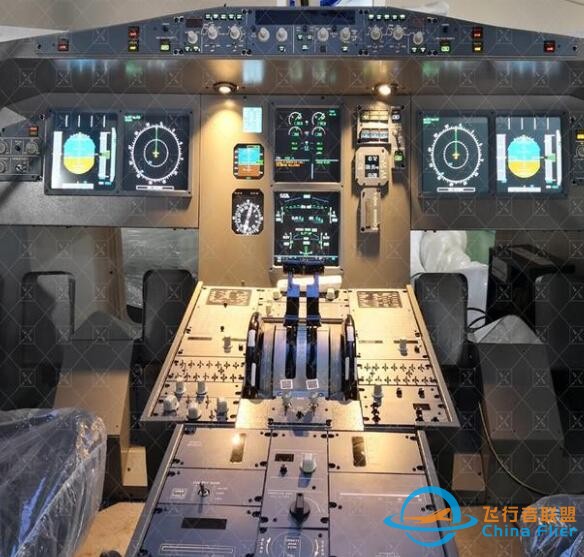 A320客機操縱桿為什么能擺茶盤？側桿模仿戰斗機，副駕被禁止起落-1396