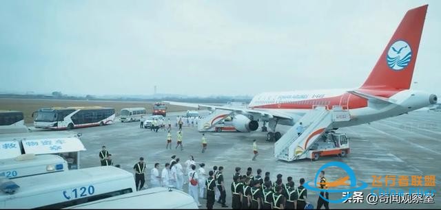 萬米高空風擋破裂，機長力挽狂瀾，《中國機長》背后的真實故事-7793