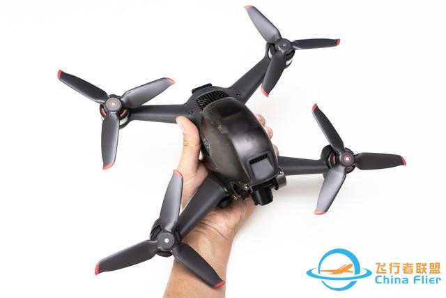 零基礎也能玩的穿越機？大疆DJI FPV Combo穿越機開箱試飛-401
