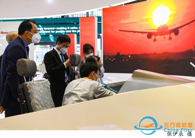 提供創新技術解決方案，這家公司助大型客機C919飛上藍天，進博會上帶來飛行模擬器-7752