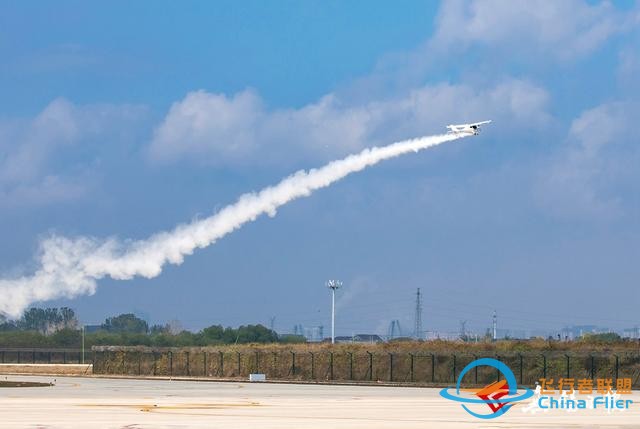 無錫丁蜀機(jī)場正式開航！無錫成功構(gòu)建通用航空與運(yùn)輸航空“雙機(jī)場”體系-5200