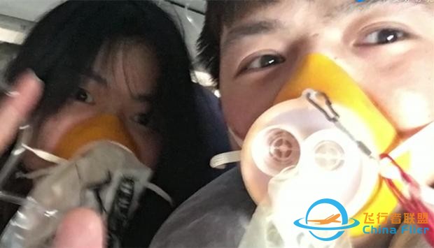 川航備降親歷者：飛機瞬間下降第一反應抱緊女朋友 擔心“粉身碎骨”-8186