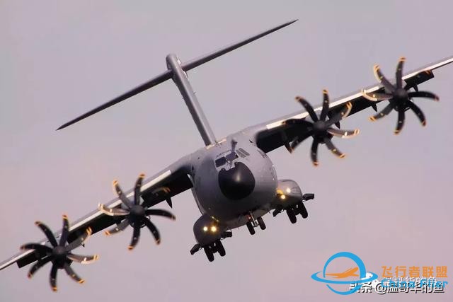 與空中加油飛機A400M近距離接觸-8921