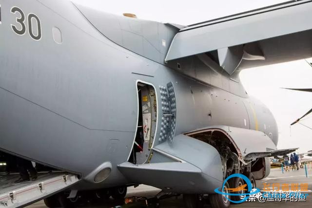 與空中加油飛機A400M近距離接觸-6892