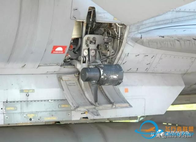 與空中加油飛機A400M近距離接觸-4921
