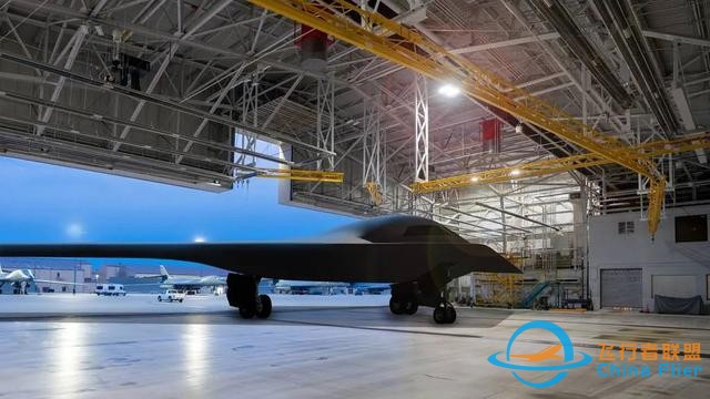 狼真的來了！美軍宣布B-21轟炸機12月亮相！中國轟-20要加油了-1800