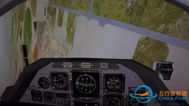 中國空軍的飛行模擬訓(xùn)練器-4708