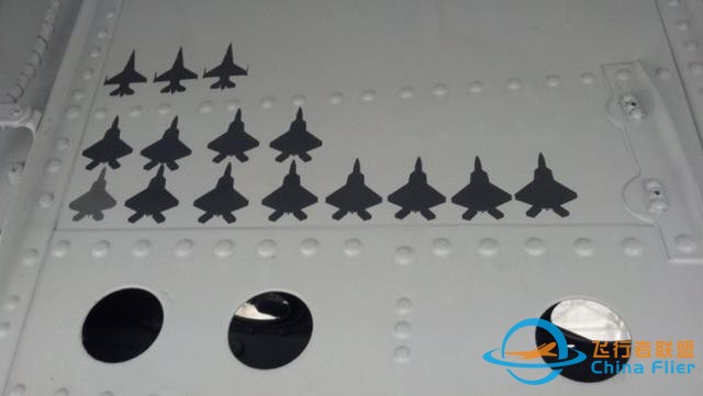 飛行技術也能彌補裝備差距，二代機屢次“擊落”F22-6175