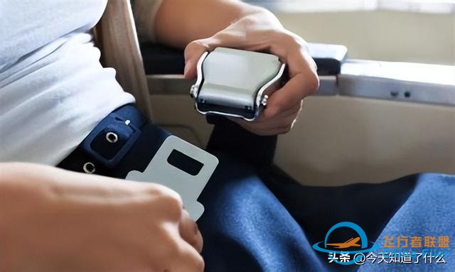 乘坐飛機需要知道的幾點,關(guān)鍵時候總能幫助你!-1204