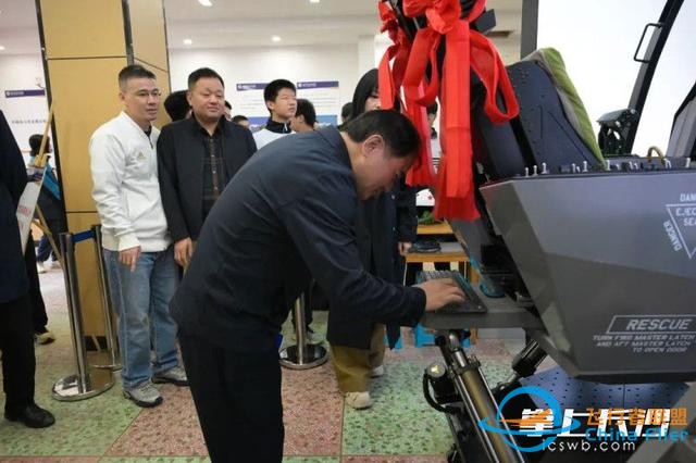 可實現全球沉浸式模擬飛行，校友捐贈長郡中學模擬飛行體驗館啟用-7135