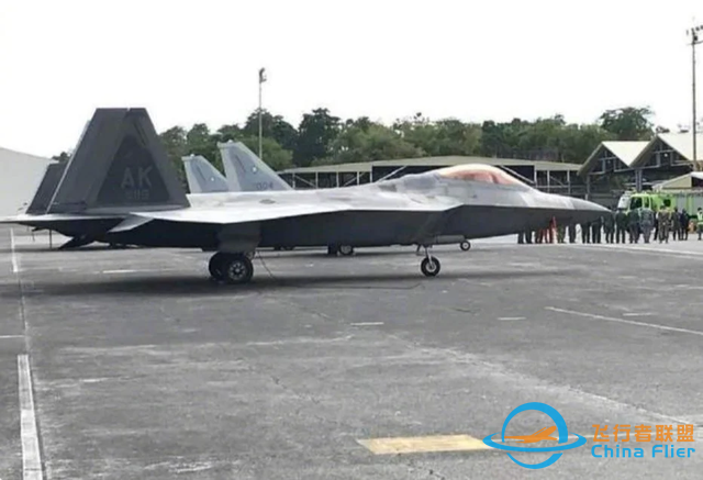 美軍情況越發不妙，美媒下了最后結論：F-35和B-21不敢輕易進南海-1915