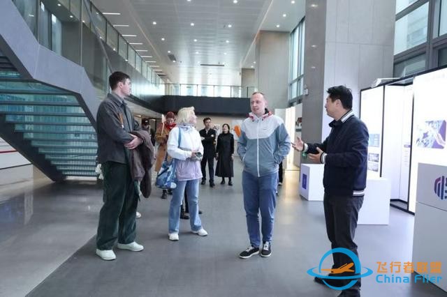 走進AI社區、體驗模擬飛行，國際人才邂逅創新生態圈｜外眼看龍城-5470