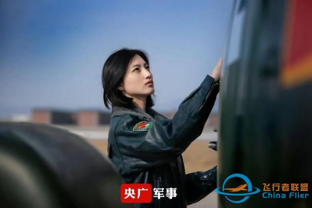 “00后”陸軍女飛行學員，太颯了！-6099